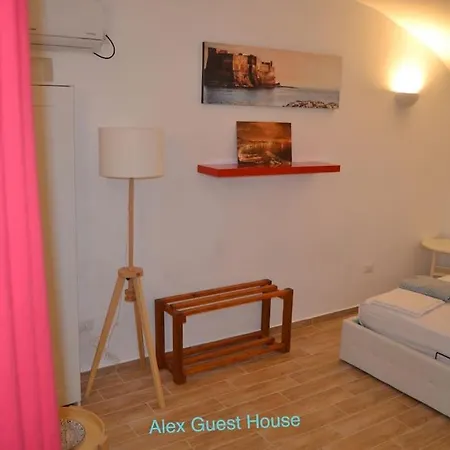 Alex Guest House. نابولي