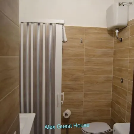 Alex Guest House. Apartment Neapel