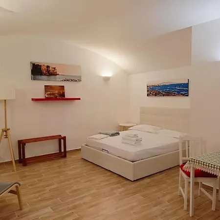 Alex Guest House. Apartmán *